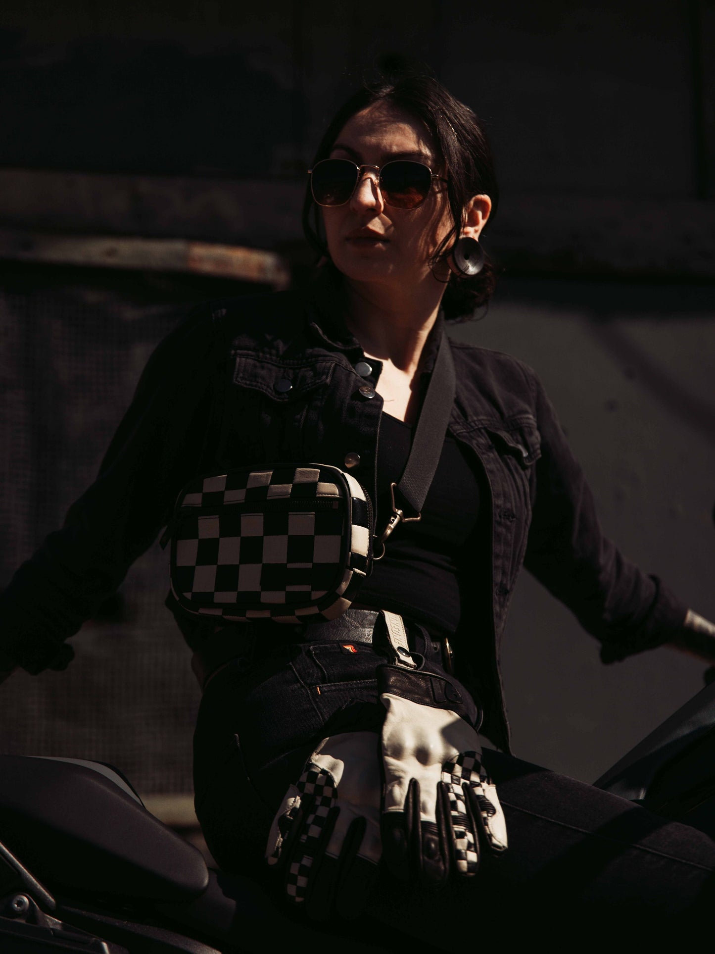 Checkmate Gloves B&W (NEW)